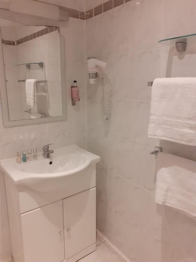 Coast 77 B&B Poole Ngoại thất bức ảnh