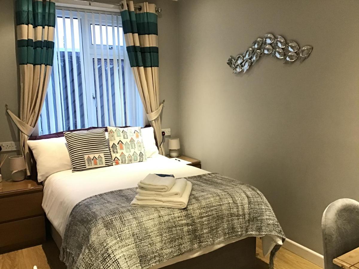 Coast 77 B&B Poole Ngoại thất bức ảnh