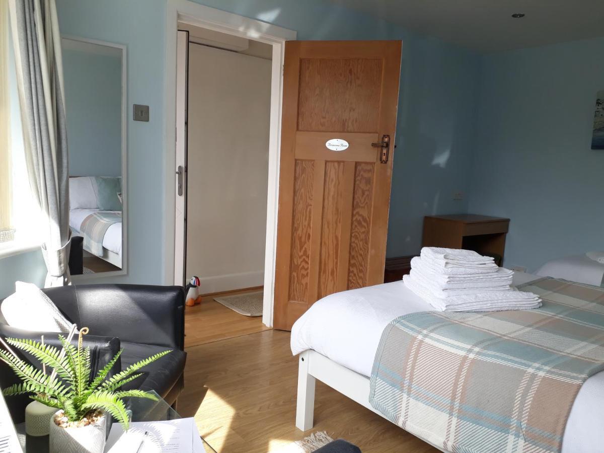 Coast 77 B&B Poole Ngoại thất bức ảnh